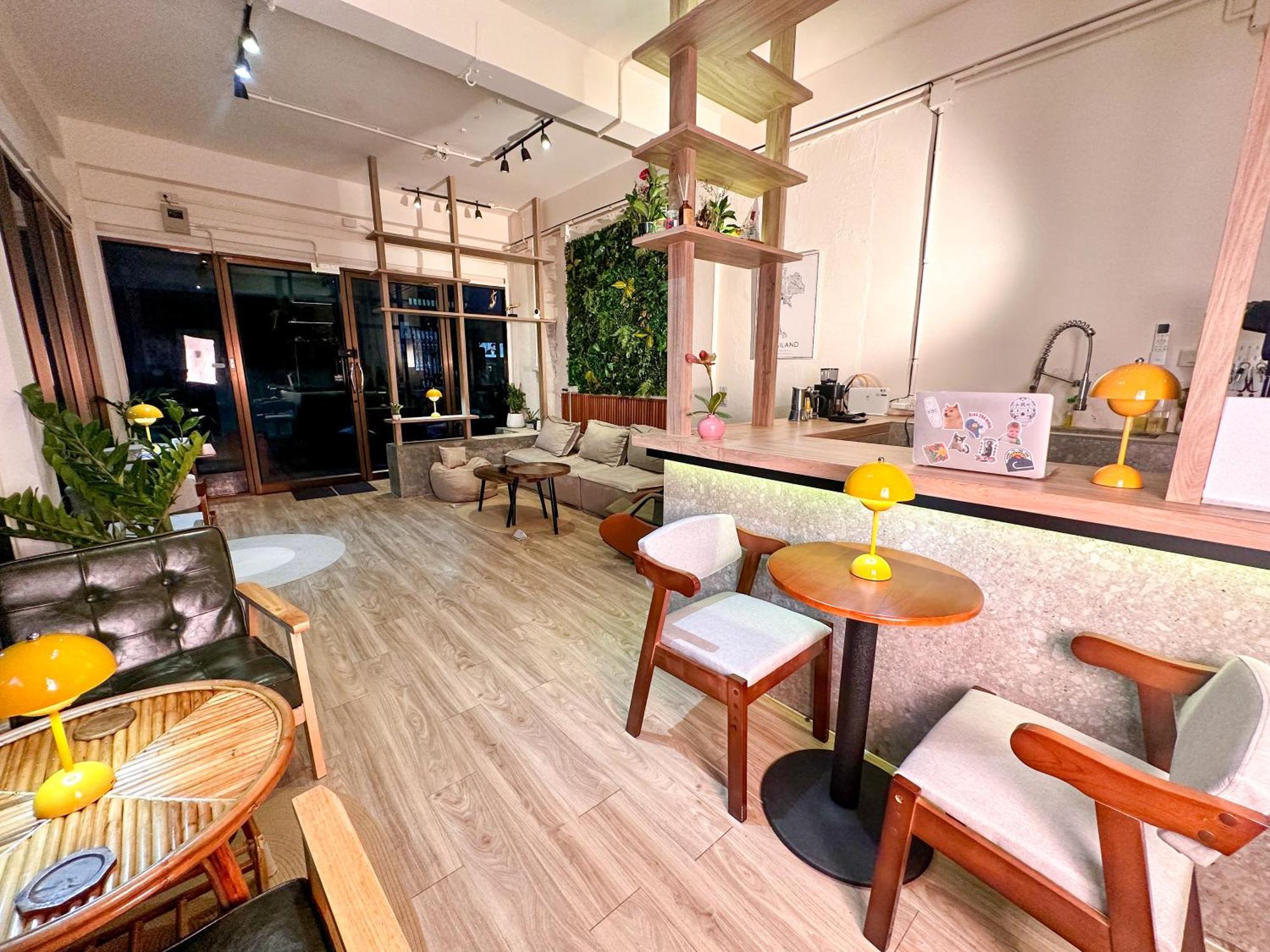 Bangkok Neighborhood Hostel Exterior photo