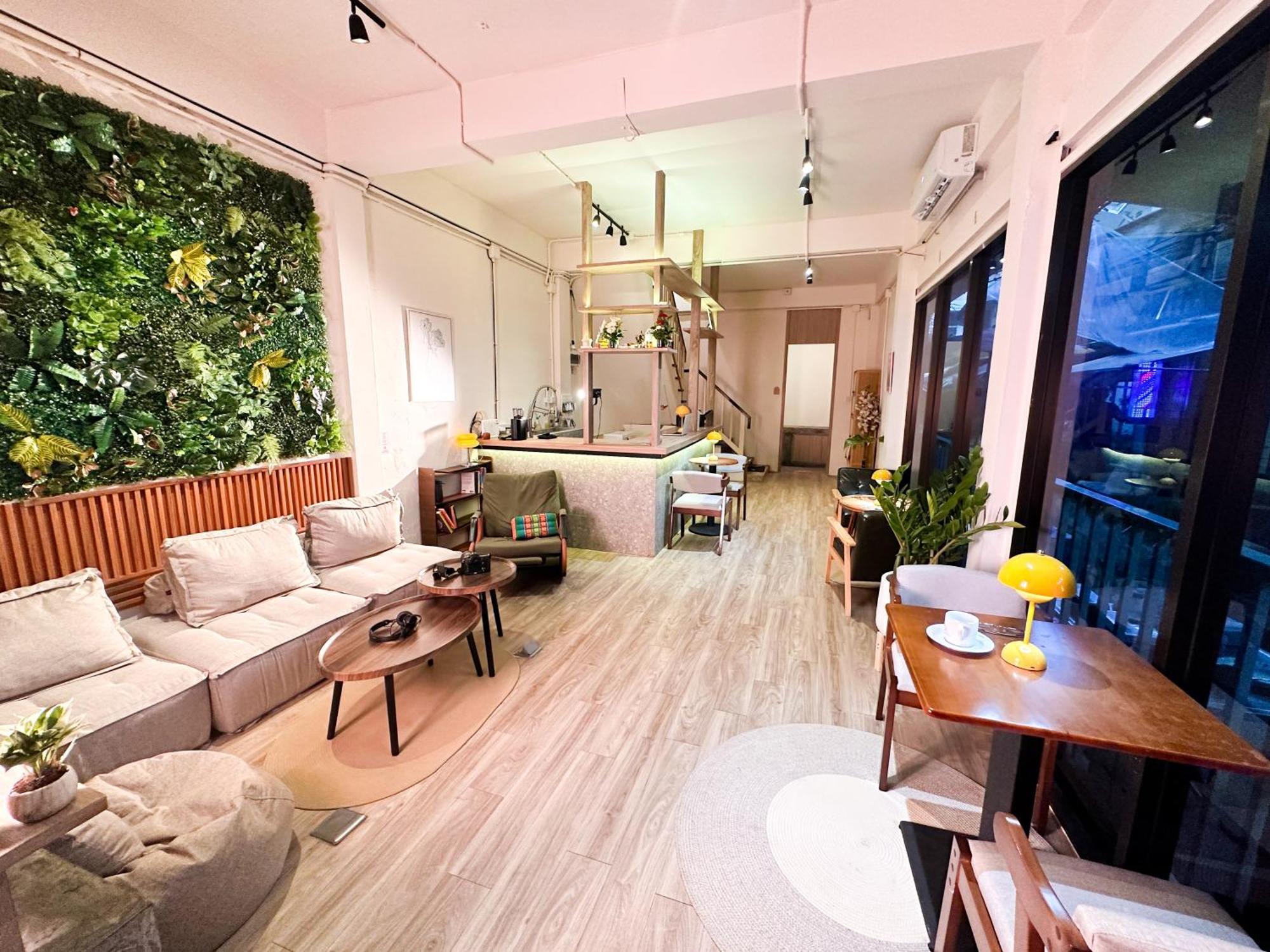 Bangkok Neighborhood Hostel Exterior photo