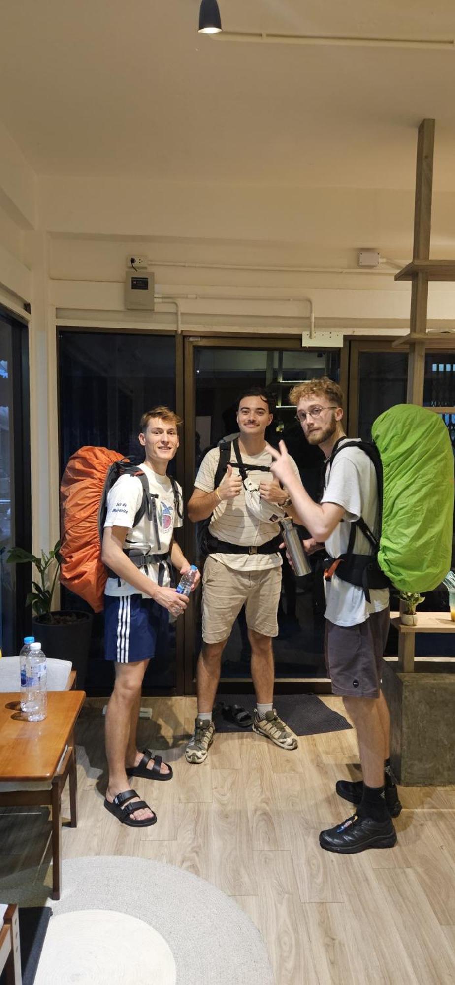 Bangkok Neighborhood Hostel Exterior photo