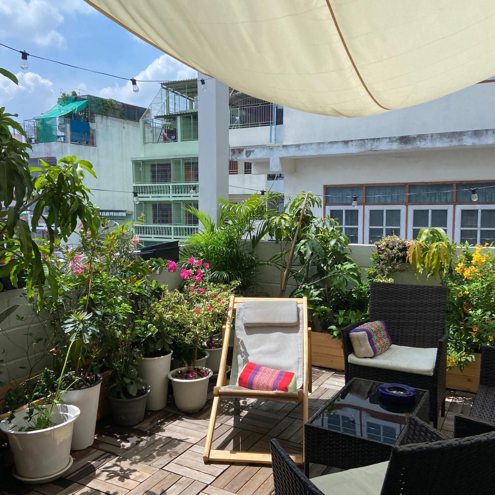 Bangkok Neighborhood Hostel Exterior photo